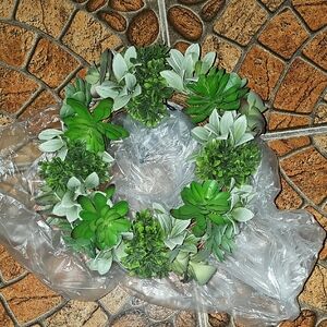 4 Green and White Succulent Wreath